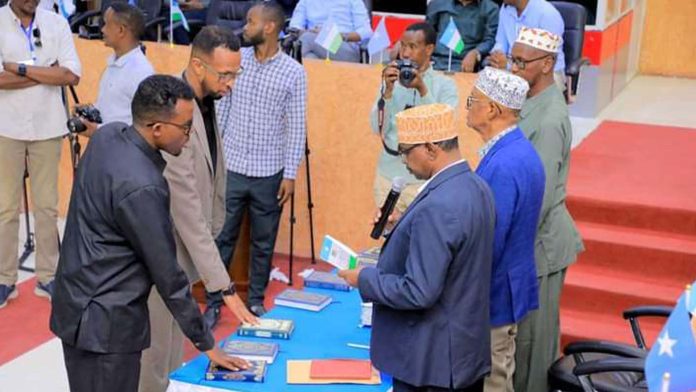 Puntland’s new MPs sworn despite opposition from presidential candidates Puntland