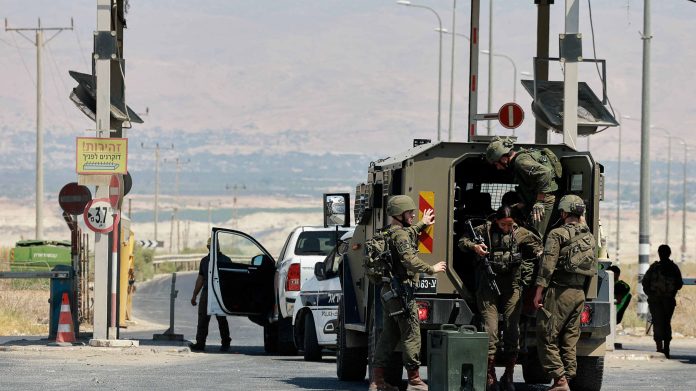 Gunman crossing from Jordan kills three Israelis at border  Israel
